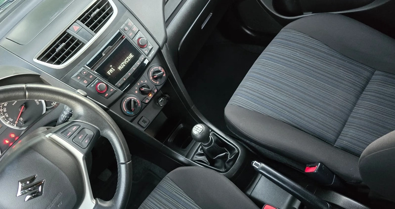 Suzuki Swift cena 28800 przebieg: 170000, rok produkcji 2016 z Mogielnica małe 596
